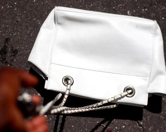 90s White Leather Bag| Vintage Chic  Handbag With Chain Strap|  Minimalist Shoulderbag