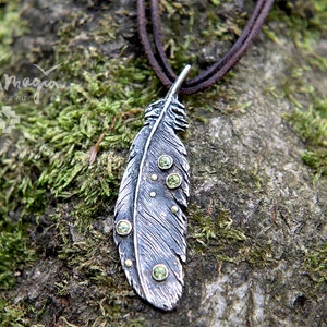 Adler Feder Anhänger WILD SPIRIT, Boho Hippie Schmuck, Feder Amulett in Silber, Schamanischer Adlerfeder Spirit Anhänger