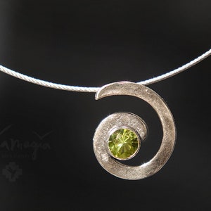 Pendant SPIRAL OF LIFE, steel necklace with spiral pendant in silver peridot, elegant silver spiral chain