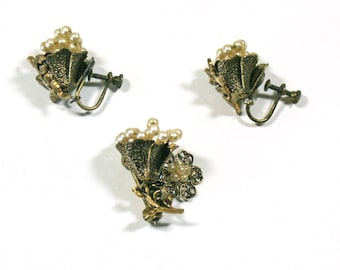 Vintage Antik Messing und Perlen Blumen Brosche und Ohrringe Set - Pin und Schraube zurück Ohrringe - Vintage Schmuck Set - Floral Ohrclips