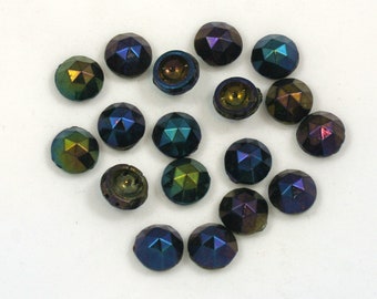 4 vintage antika 13 mm spikhuvudpärlor - metallisk påfågel/iris - 2-håls gjutna fasetterade runda kupoler - tjeckiskt glas - sy-på-pärla - broderi