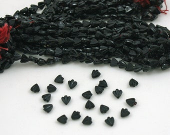 20 cuentas de luto victorianas de azabache francés vintage - cuentas góticas de vidrio negro antiguo - forma de abanico de flor de tulipán - costura de espalda plana - 5x5 mm