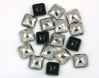 2 stora vintage antika metalliska silverpärlor med spikhuvud - 2-håls gjuten fasetterad fyrkant - tjeckiskt glas - sy-på-pärla - broderi - 22 mm - par