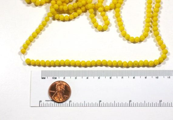 Lot De 25 Perles En Verre Japonaises Vintage - Forme Fuseau - Jaune Nacré - Environ 14 Pièces Par Lot