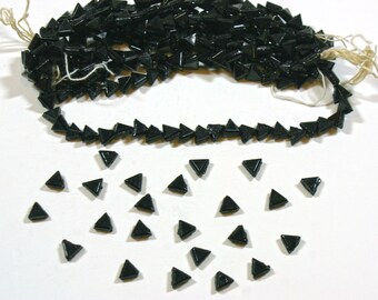 24 Vintage French Jet Victorian Mourning Beads - Antique Black Glass Gothic Beads - Triangle Shape - Faceted Top Flat Back - 5mm - Sew Ons
