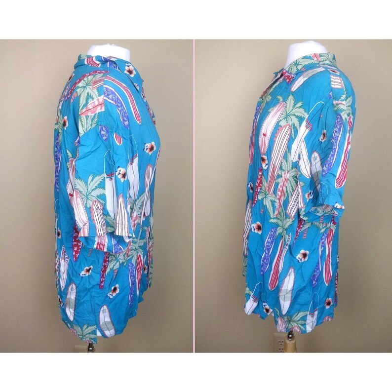 Vintage Surf Longboard Button Down Retro Father/'s Day Gift Dad Birthday Gift 90s Men/'s Thums Up Blue Hawaiian Shirt Palm Trees Pattern