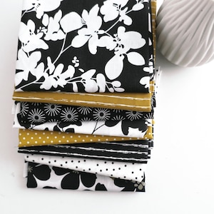 Confezione da 8 pezzi di fiori Fat Quarter 'Nero, Bianco, Senape', sole, schizzi, linee, patchwork
