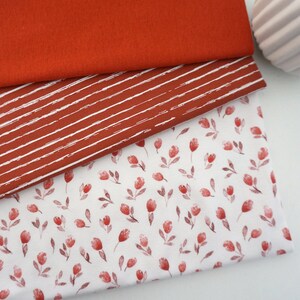 Restepaket Jersey + Gratis-Schnittmuster Babyhose, 'kleine Tulpen', Off-white, Linien Rost, Bündchen