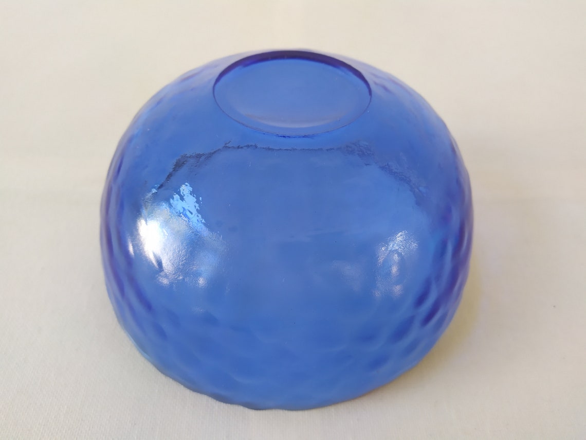 Grand saladier en verre fumé strié Veropa des années 70