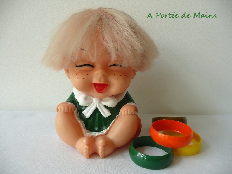 poupee plastique