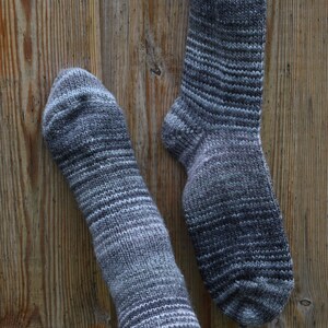 Wollsocken Grau Meliert Warme Strick Socken Flauschige Hippie Socken Kuschelige Umschlag Socken Warme Strick Socken Winter Herbst Socken Bild 3