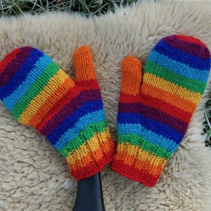 Handschuhe Wolle Bunt Fäustlinge Winter Handschuhe Schafwolle Hippie Handschuhe Gefüttert Rainbow Handschuhe Fäustlinge Strick Winter Bild 2