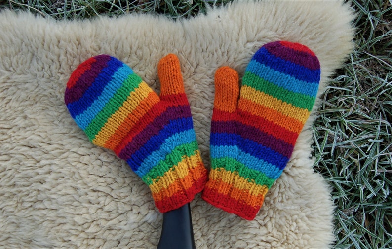 Handschuhe Wolle Bunt Fäustlinge Winter Handschuhe Schafwolle Hippie Handschuhe Gefüttert Rainbow Handschuhe Fäustlinge Strick Winter Bild 2