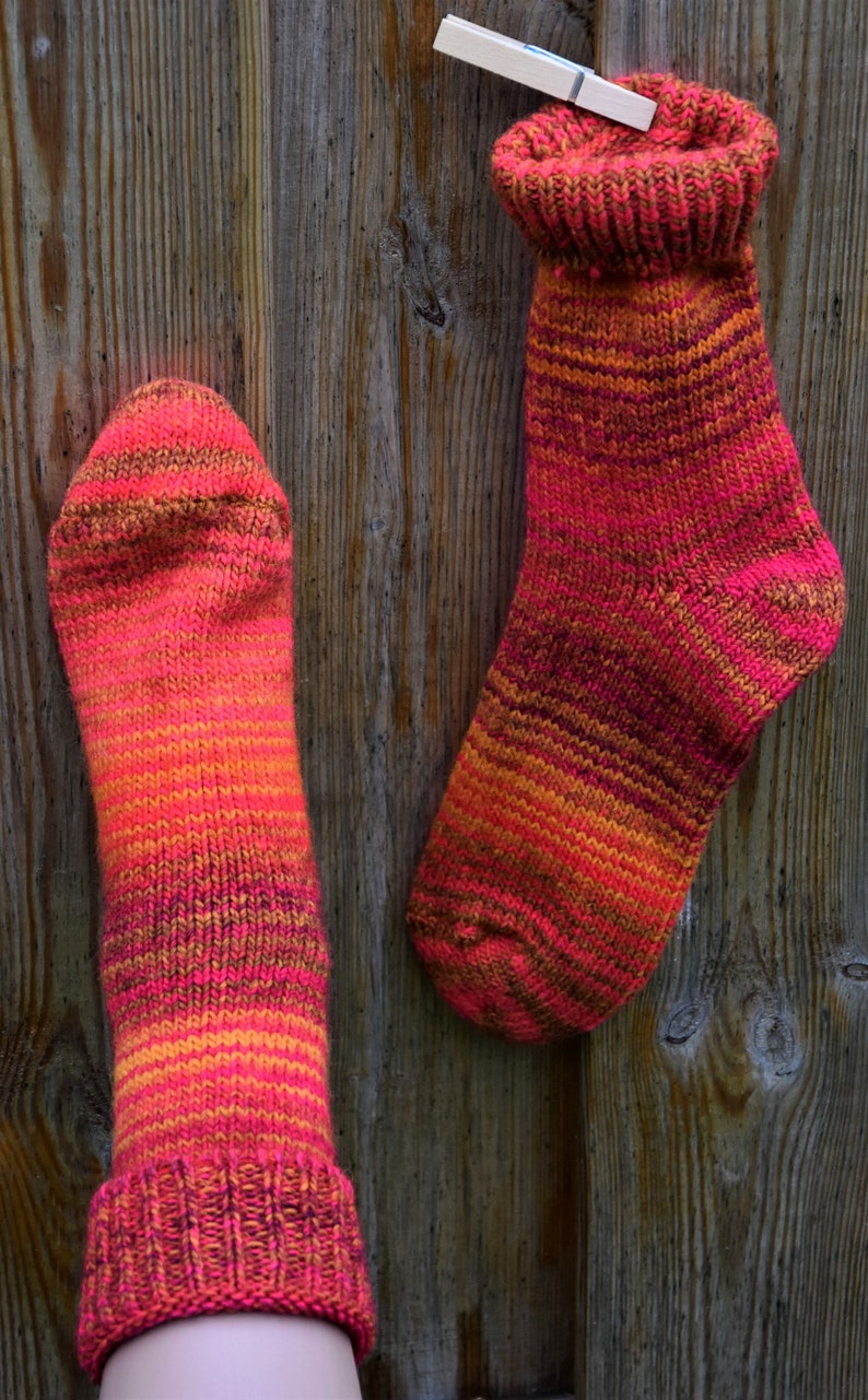 Wollsocken Orange Rot Meliert Strick Socken Bunt Flauschige Hippie Socken Kuschelige Umschlag Socken Warme Strick Socken Winter Herbst Bild 4