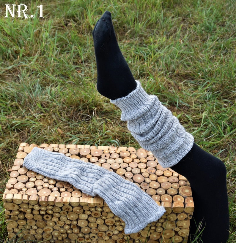 Beinstulpen Strick Wolle Legwarmers Hippie Woll Stulpen Strickstulpen Wintermode Stulpen Grau Beinstulpen Strick Schwarz Wadenwärmer Bild 1