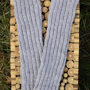 Beinstulpen Strick Wolle Legwarmers Hippie Woll Stulpen Strickstulpen Wintermode Stulpen Grau Beinstulpen Strick Schwarz Wadenwärmer Bild 10