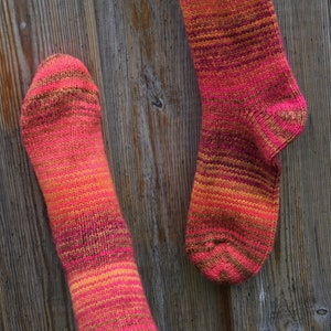 Wollsocken Orange Rot Meliert Strick Socken Bunt Flauschige Hippie Socken Kuschelige Umschlag Socken Warme Strick Socken Winter Herbst Bild 7