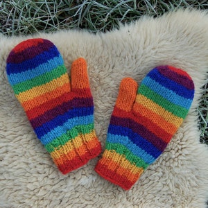 Handschuhe Wolle Bunt Fäustlinge Winter Handschuhe Schafwolle Hippie Handschuhe Gefüttert Rainbow Handschuhe Fäustlinge Strick Winter Bild 5