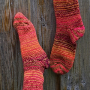 Wollsocken Orange Rot Meliert Strick Socken Bunt Flauschige Hippie Socken Kuschelige Umschlag Socken Warme Strick Socken Winter Herbst Bild 3