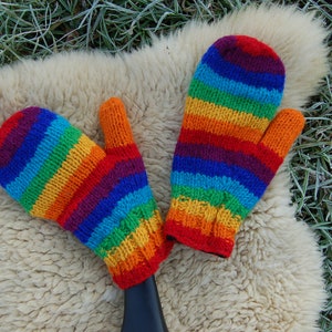 Handschuhe Wolle Bunt Fäustlinge Winter Handschuhe Schafwolle Hippie Handschuhe Gefüttert Rainbow Handschuhe Fäustlinge Strick Winter Bild 4