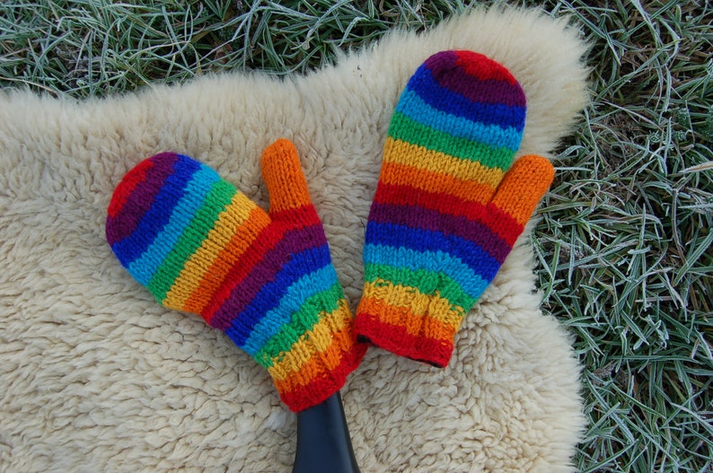 Handschuhe Wolle Bunt Fäustlinge Winter Handschuhe Schafwolle Hippie Handschuhe Gefüttert Rainbow Handschuhe Fäustlinge Strick Winter Bild 4