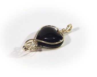 Pendentif coeur noir, bijoux enveloppés de fil d'onyx noir, cadeau pour elle