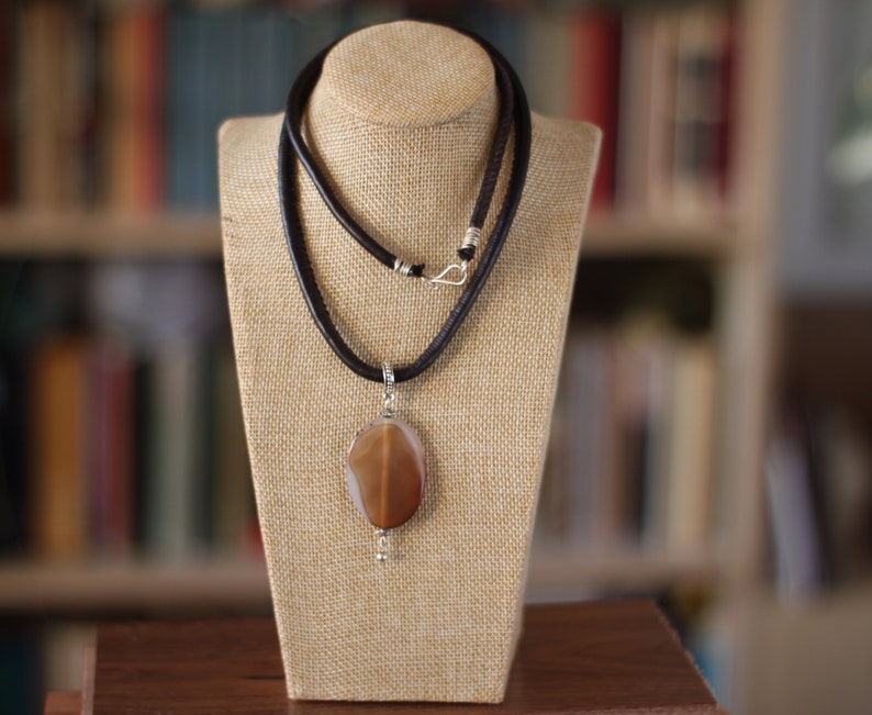 Minimalist agate beige necklace pendant, simply crystal necklace, beige large natural stone, positive energy, long distance gift for her image 3