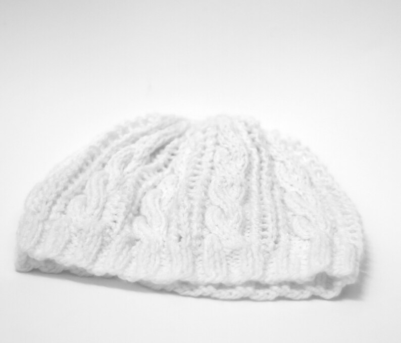 Bonnet en dentelle blanche, chapeau de câble tricoté à la main, boho chic image 8