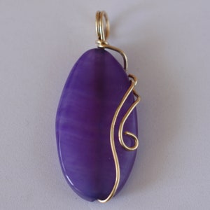 Pendentif violet de collier dagate, pierre naturelle enveloppée de fil, emballage en laiton de fil image 3