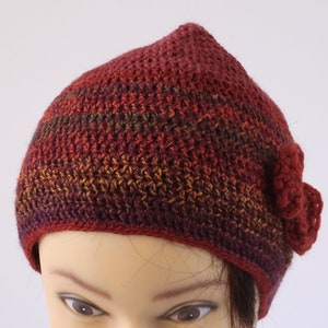 Chapeau de bonnet de crochet avec larc, chapeau brun rouge rouillé pour des femmes image 1