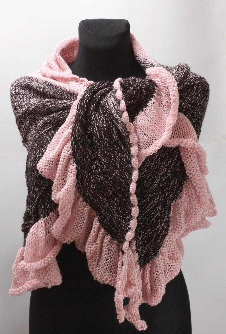 Szal chusta cieniowana na drutach, różowa brązowa wiktoriańska chusta z falbaną zdjęcie 3