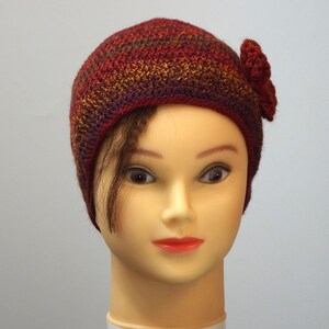 Chapeau de bonnet de crochet avec larc, chapeau brun rouge rouillé pour des femmes image 3