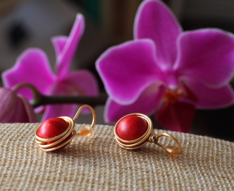 Boucles doreilles rouges enveloppées de poteau de fil, cadeau de Noël pour des femmes image 6