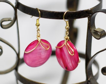 Boucles d’oreilles pendantes roses, bijoux de fête d’été enveloppés de fil MOP