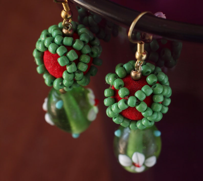 Boucles doreilles en verre dangle vert, boucles doreilles perlées avec pendentif en verre, fleur folk boho bijoux image 2