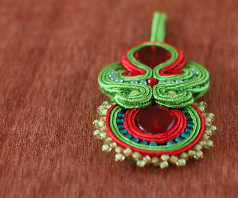 Halskette Anhänger Soutache, großes Stickerei Medaillon, Folk Hippie Anhänger Bild 8