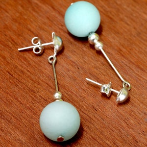 Pastel blue earrings, long drop sterling silver stud earrings, dangle screw back studs, light blue gemstone ball minimalist dangle earrings imagem 4