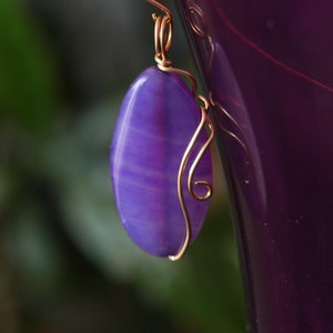 Pendentif violet de collier dagate, pierre naturelle enveloppée de fil, emballage en laiton de fil image 2