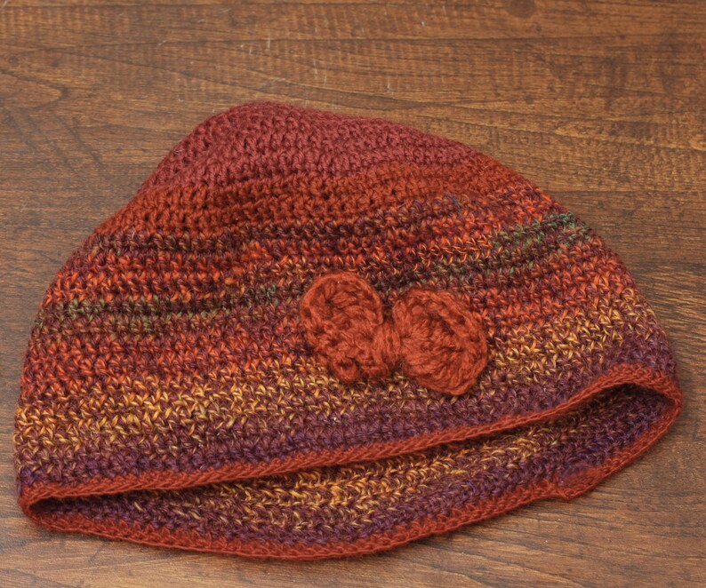 Chapeau de bonnet de crochet avec larc, chapeau brun rouge rouillé pour des femmes image 9