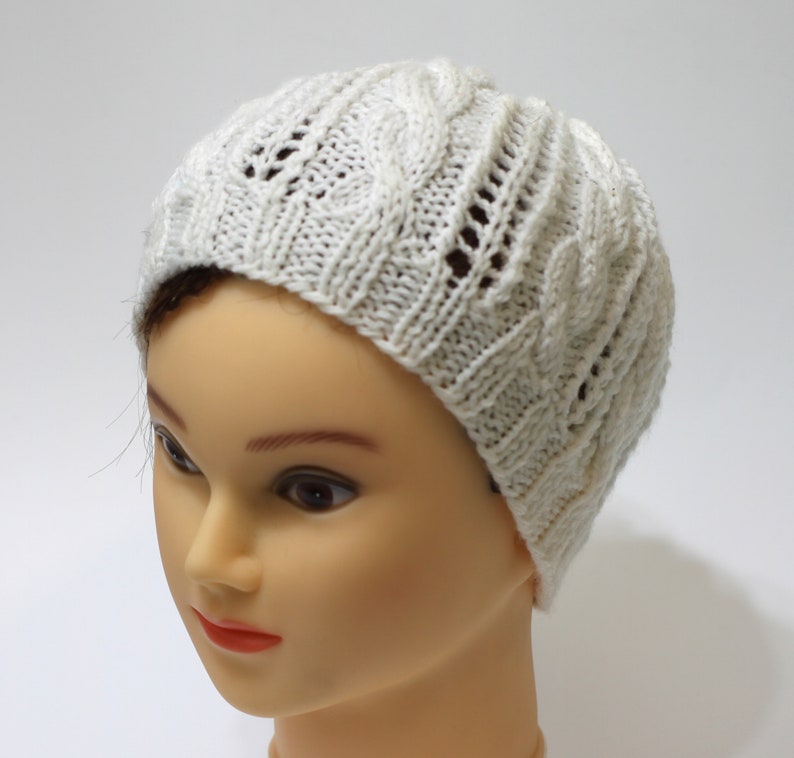 Bonnet en dentelle blanche, chapeau de câble tricoté à la main, boho chic image 6