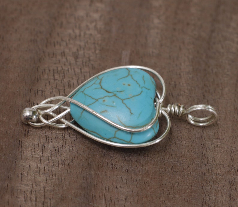 Pendentif coeur turquoise, pendentif collier enveloppé de fil image 2