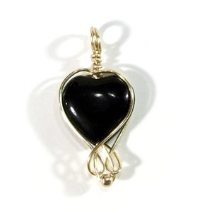 Pendentif coeur noir, bijoux enveloppés de fil d'onyx noir, cadeau pour elle image 4