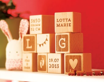 Holzwürfel mit Gravur, Geschenke zur Geburt, Baby Geschenk personalisiert, gravierte Würfel aus Holz, Geschenk Taufe, Buchstabenwürfel Holz