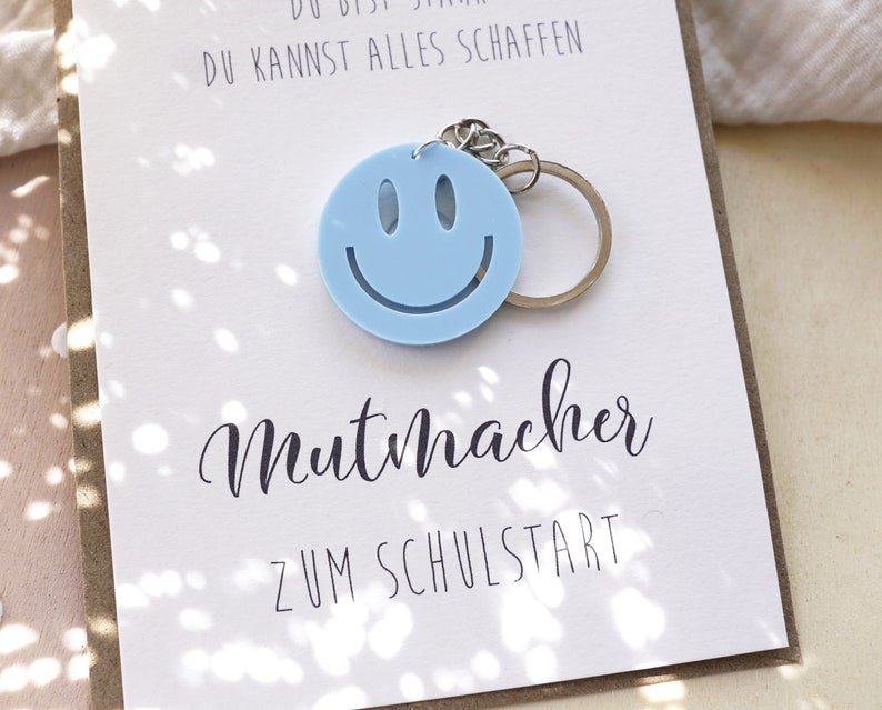 Einschulung Geschenk Junge Mädchen Mutstein Mutmacher Smiley Schulkind 2024 Glücksbringer Kinder Schultüte Anhänger Schulstart Deko image 1