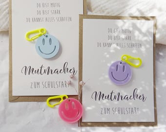 Einschulung Geschenk Schlüsselanhänger Mutstein Mutmacher Smiley Schulkind Glücksbringer Schultüte Neon Anhänger Schulstart Ranzenanhänger
