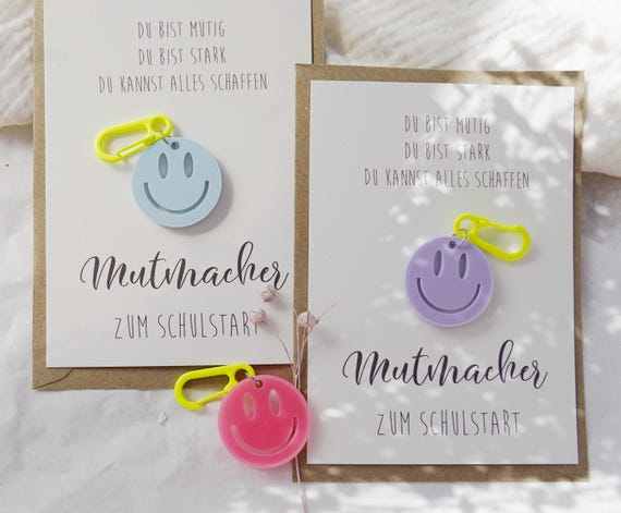 PERMAlina Glücksbringer Zur Einschulung - Schlüsselanhänger Mit Raupe & Grußkarte Für Schulanfänger