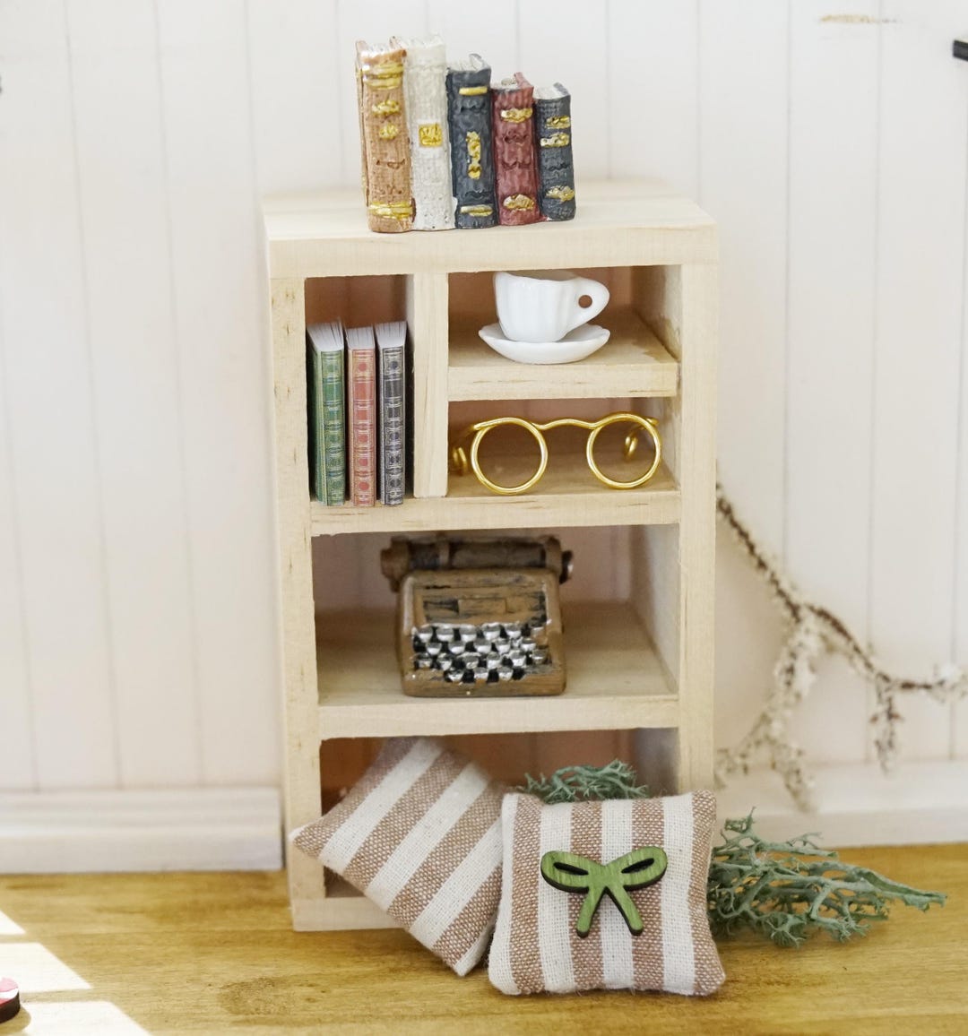 Finetoknow Miniatur Schrank Puppenhaus - Holz Möbel 1:12 Maßstab