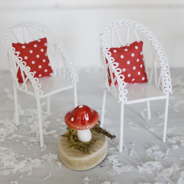 Fliegenpilz Deko Lampe weisser Tisch Puppenhaus Miniaturen Küche Food Wichtel Zubehör Wichtelzubehör
