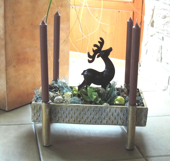 modern Advent arrangement gold-colored