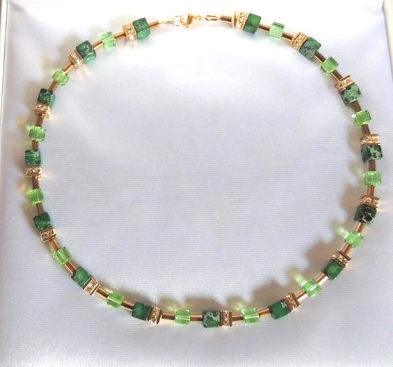 Cube chain, agate, howlite, 6 mm, gold-colored, green